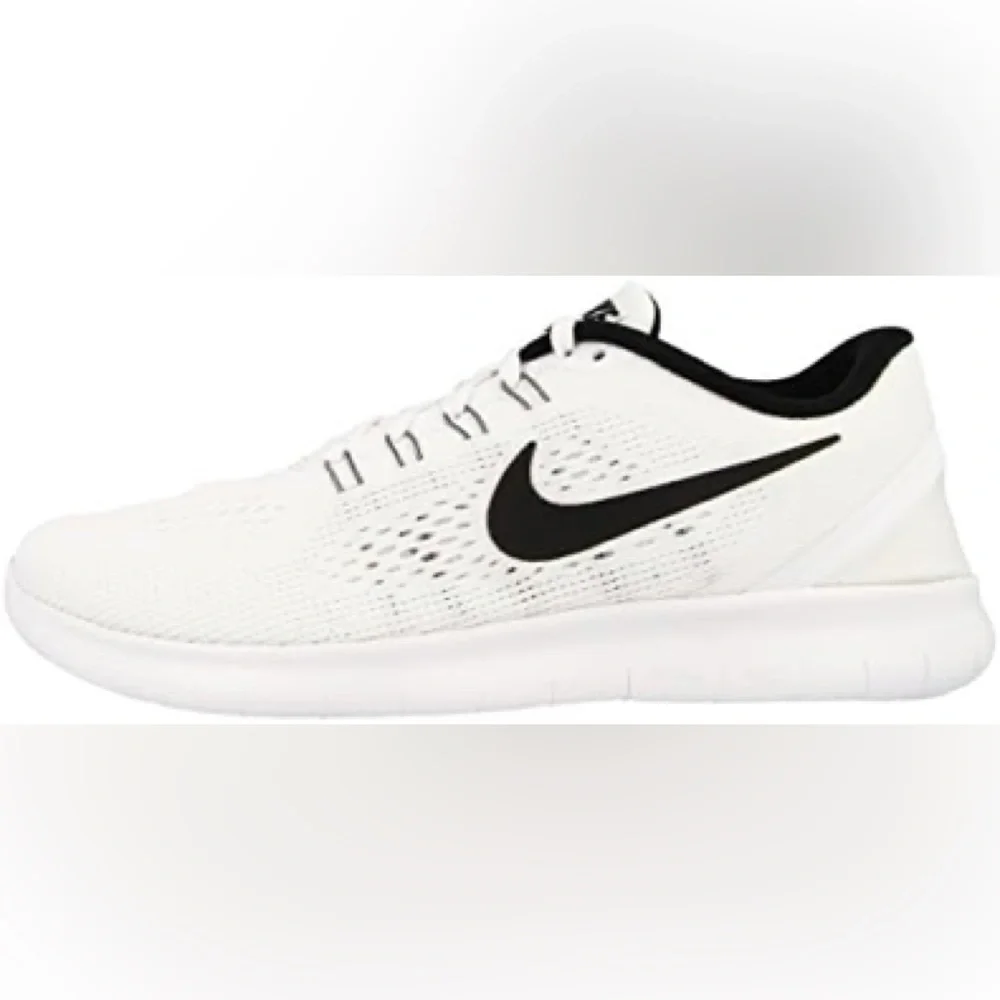 Nike White and Black Sneakers